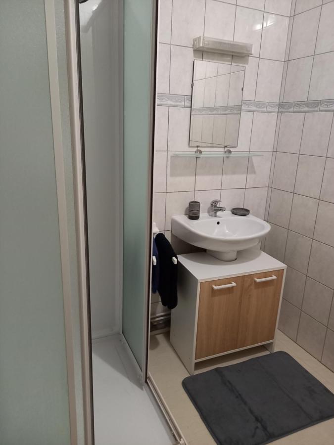 La P'Tite Etape Appartement Joinville Buitenkant foto